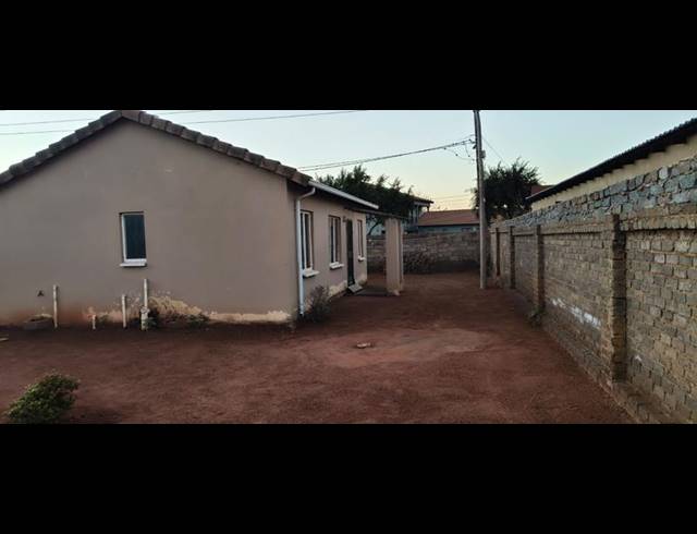 3 BEDROOM HOUSE FOR SALE IN PROTEA GLEN EXT